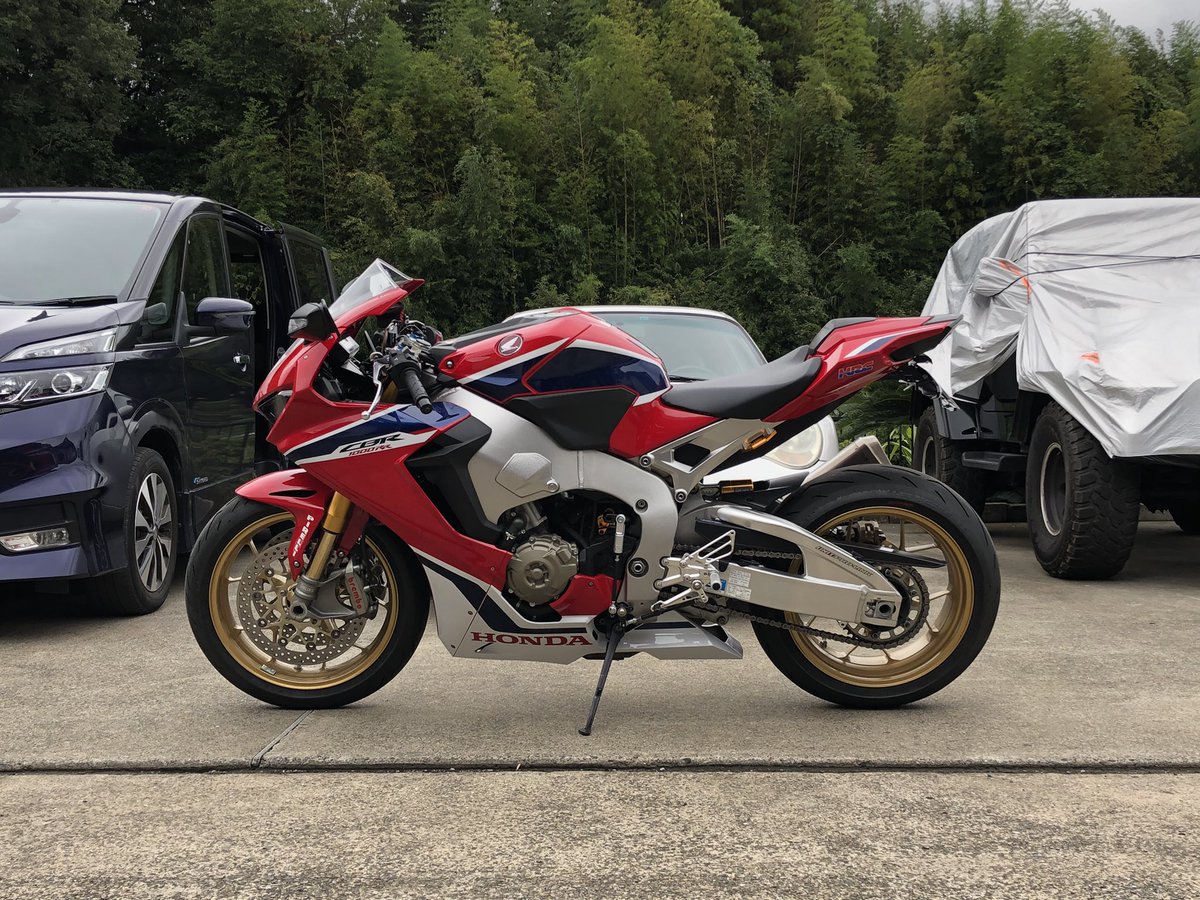 Nob Auto ドリーム都築で点検とバックステップ レーシングフック装着備忘録 Rrrハンドル低すぎ ホンダドリーム横浜都築 Cbr1000rr Cbr1000rr