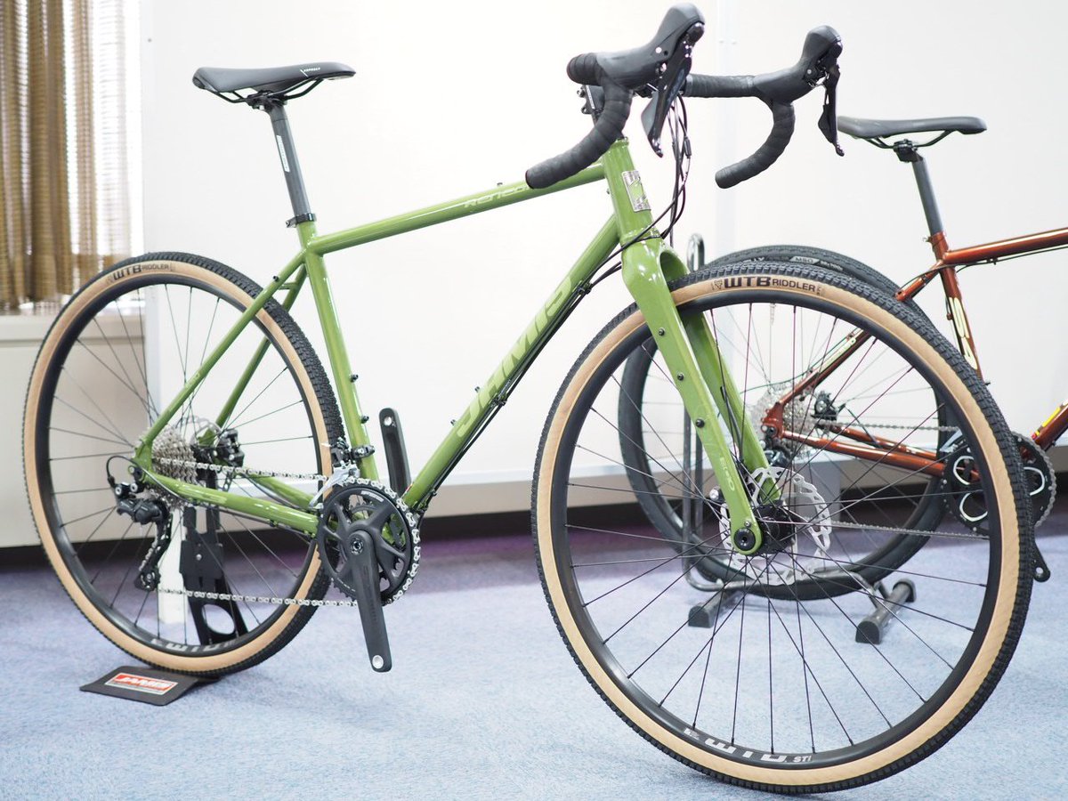 サイクルショップカンザキ吹田店 V Tvittere Jamis Renegade ジェイミス レネゲード S3 Grx400 完成車 21 良い色目です ご来店いただければカタログ見ていただけます 9月末まで早期予約特典もあります サイトは9 17に公開予定 サイクルショップカンザキ吹田店 V Tvittere Jamis Renegade ジェイミス レネゲード S3 Grx400 完成車 21 良い色目です ご来店いただければカタログ見ていただけます 9月末まで早期予約特典もあります サイトは9 17に公開予定