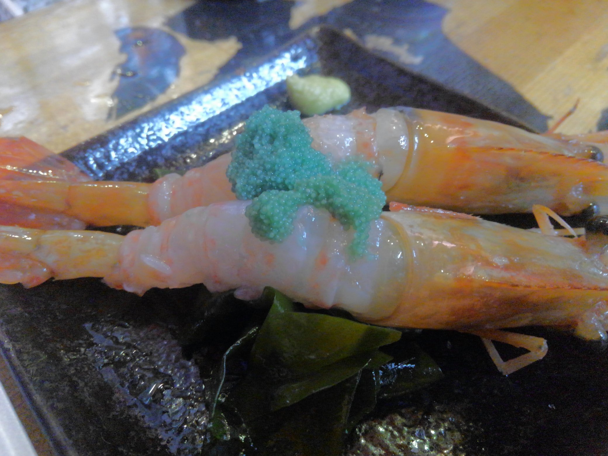 Kuri蔵 W しまった コロナ騒動以来久々の魚草 またも魚草の魔術にハマった ボタンエビおいてあるとか聞いてないしw この青い卵の魅力がぁ あー 生ウニ そしてモウカ 魚草 上野 御徒町 0dbkl64hrkobf53