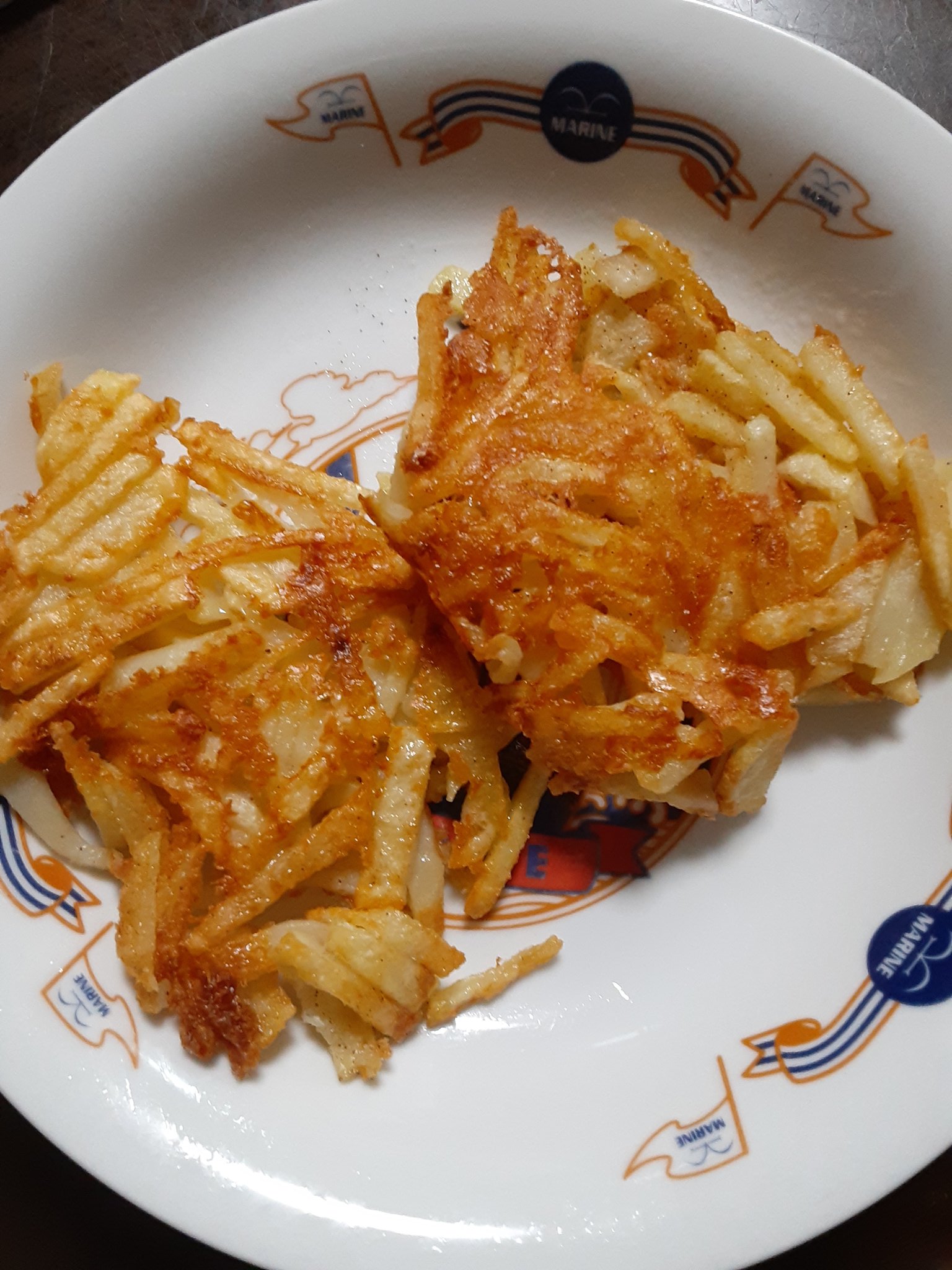 ほの サンジの満腹ごはん じゃがいものパイユ じゃがいものパイユも上手に作れないのは想定外でした まずじゃがいもの切り方から間違ってるしwww 見た目悪いけど味は美味しかったです W T Co Hvw3qor4k2 Twitter
