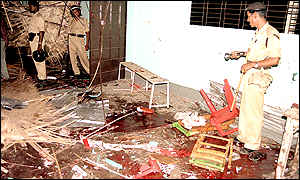  1999 Jessore bombings: Islamist group Harkat-ul-Jihad al-Islami used two time bombs to attack Bangladesh Udichi Shilpigoshthi, killing 10 people and injuring another 150