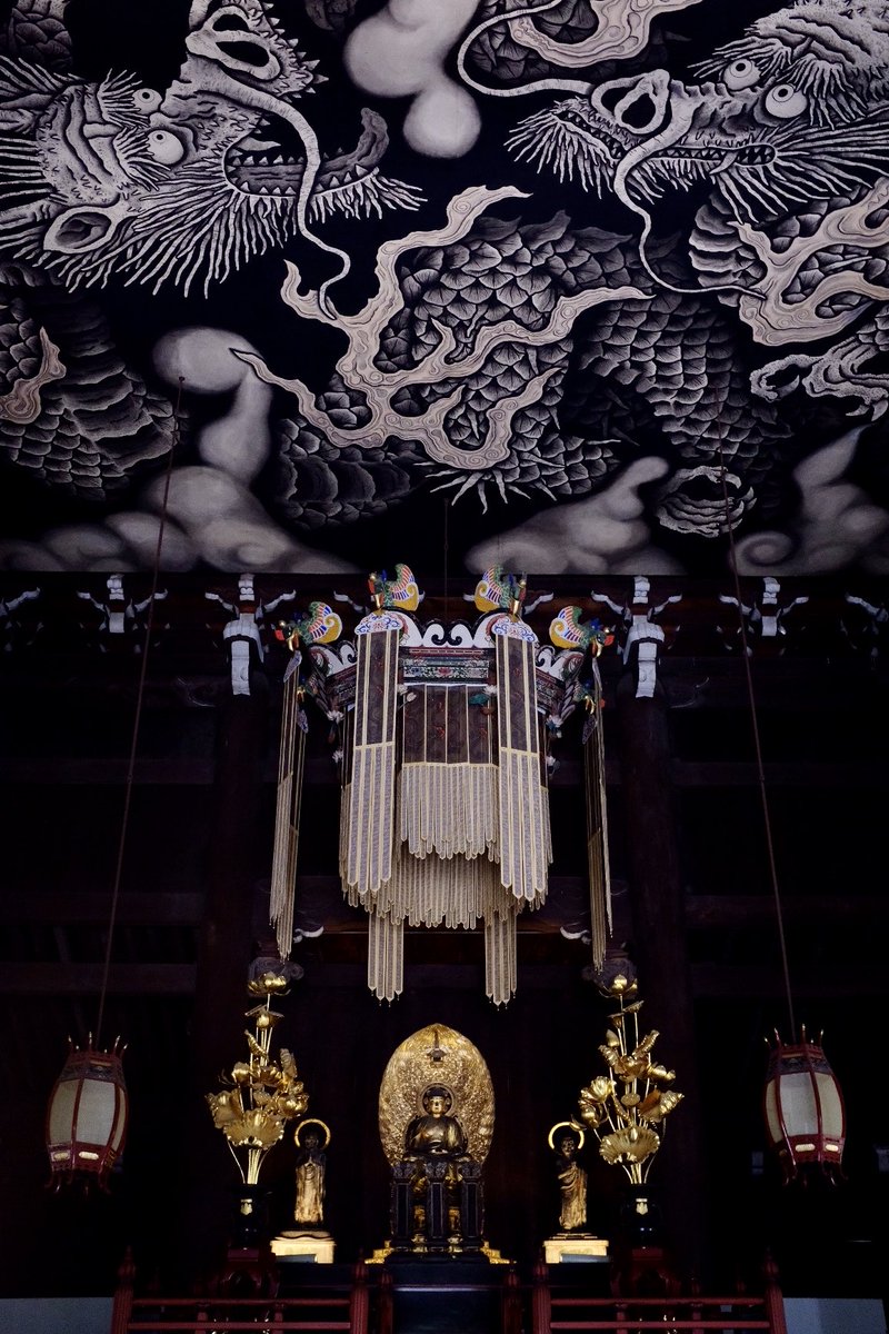 ট ইট র たつのん 風神雷神の絵で有名な京都の建仁寺に行ってきたよ 沢山の襖絵や庭園などを鑑賞して刺激を受けまくり 特に法堂の天井画 双竜図 は圧巻 お堂に入った瞬間鳥肌が立った