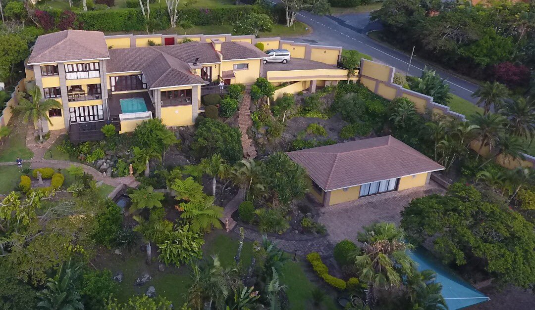 emptycribs's tweet photo. Sitting pretty on 2,538 sqm with a 180 degree sea view of SA’s South Coast 

Visit - https://t.co/NoXZ0VwKvO for more and list your properties for FREE

#Homes #Luxury #RealEstate #LuxuryHomes #BBNaijaLockdown #SundayThoughts #SouthCoast #EstateAgent #ForSale #Houses #StaySafe https://t.co/YQMXXRo0nN