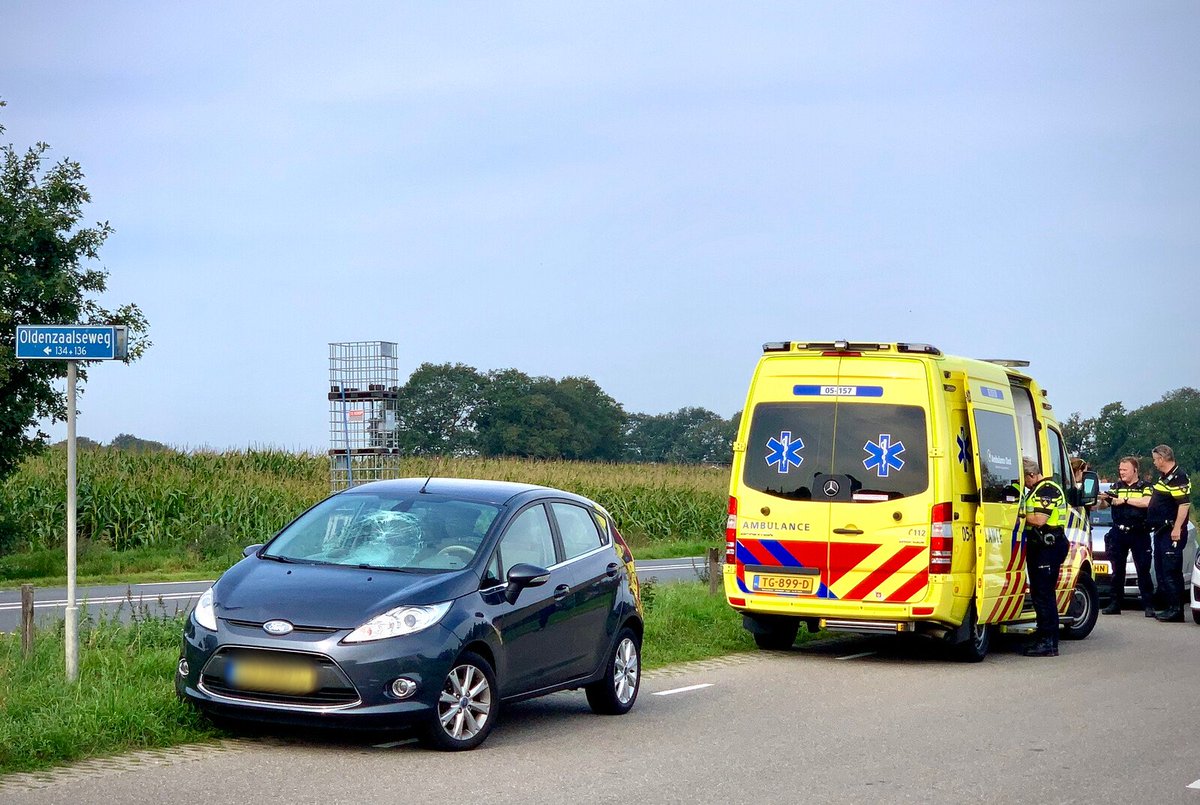 Fietser gewond bij aanrijding op Oldenzaalseweg in Fleringen..