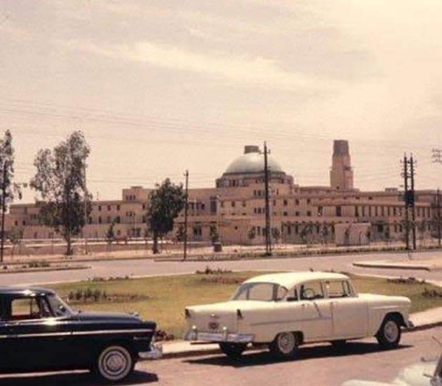 صورة توثيقية رائعة في الستينيات لمدينة بغداد جانب الكرخ  - علاوي الحلة .. المحطة العالمية.

لِماذا هذه الأناقة والنظافة لم تستمر