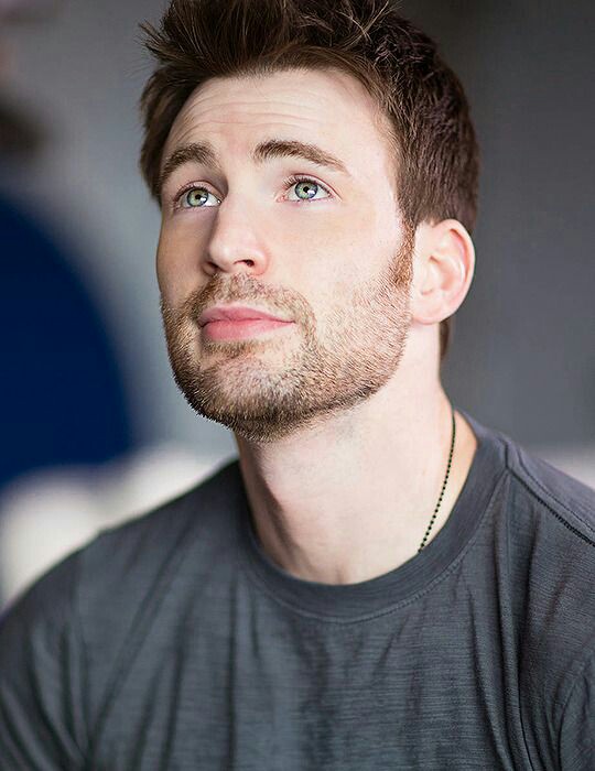 NeilVene's tweet image. IF YOU WANT TO SEE Chris Evans nude pics 
LOOK AT HIS PUPPY EYES AND REALIZE THAT HIS HEART IS BROKEN RIGHT NOW AND THINK ABOUT HOW YOU WANTING TO SEE HIS PRIVATE SHIT IS AFFECTING HIM.