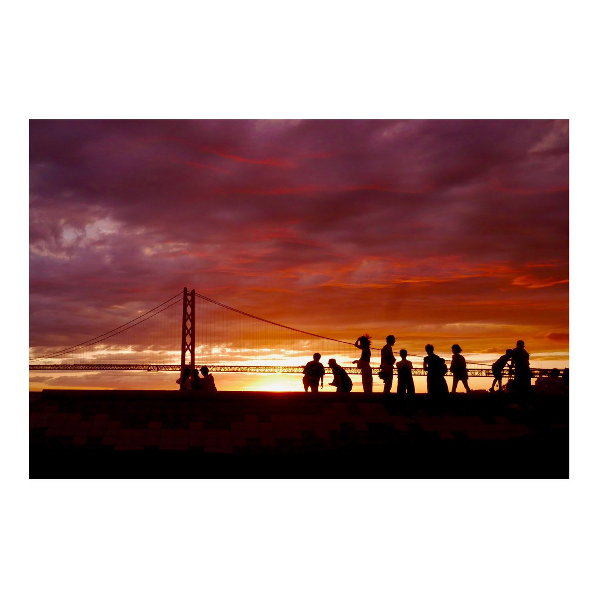 Seadra0's tweet photo. 秋の夕暮れ
.
.
#夕暮れ #夕焼け #マジックアワー #マイクロフォーサーズ #ファインダー越しの私の世界 #lumix #gx7mk2 #magichour #suset #susetphotography #moody https://t.co/XTS4euGc1t