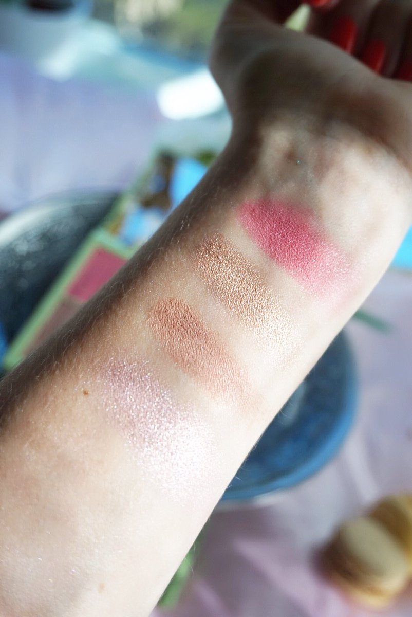 SandraMiau1876's tweet photo. Lo confieso, me tiene enamorada esta paleta de rostro de @PIXIBeauty 💫
Deslizad para ver los swatches de #nuancequartettesugarblossom 🌸
➡️ https://t.co/sOgYcVq6I4
Ideal para el verano, estás paletas son muy cremosas🥰
#pixibeauty #pixiperfect #playwithpixi @YourblogRT https://t.co/Gn5nH1oMFO