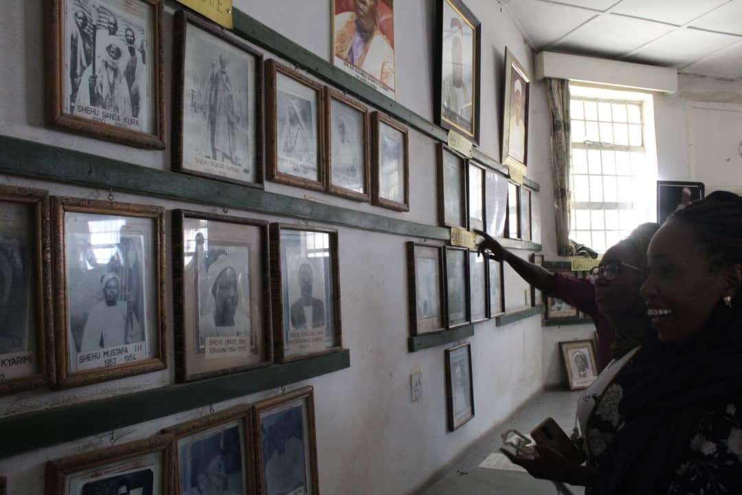 Itsme_Khadijah's tweet photo. @writers_mind_F spent their weekend touring Maiduguri yesterday. Borno State is full of beautiful culture and interesting artifacts.If i had the means I'd renovate the 2 museums myself but since I don't I implore  @ProfZulum @GovBorno to do remember the museums in their agenda. https://t.co/Hx2mGh6GAm