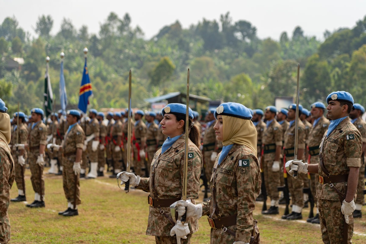 9. Recently a team of 15 women officers received major recognition for being the 1st all-female group from  to serve in a UN peacekeeping mission. Similar precedent was set by  @LodhiMaleeha, 1st rep. to the  @UN from  & the longest-serving ambassador to the US. @usembislamabad