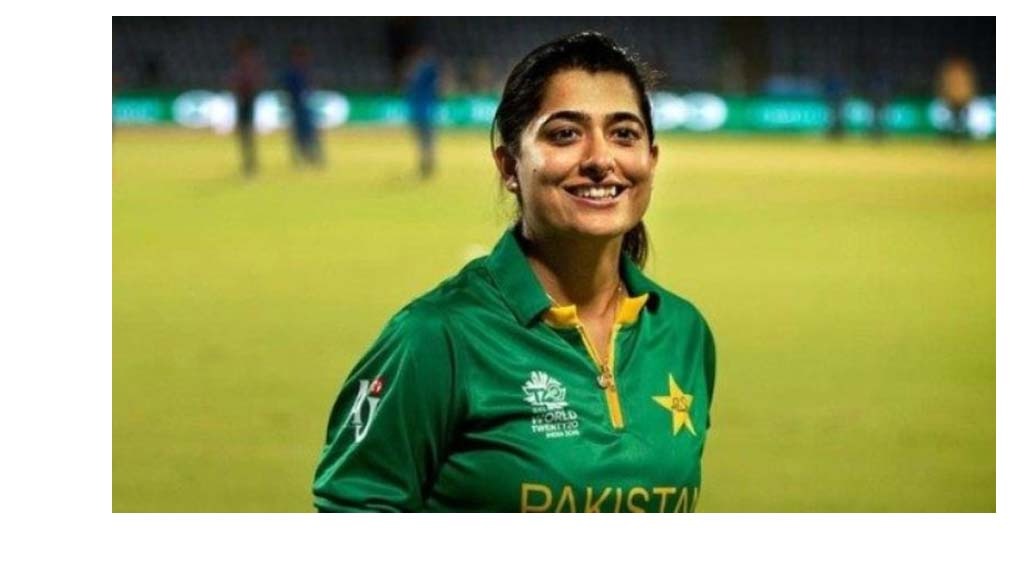 14. Sports is another field where a culture of discrimination is prevalent, globally. Even then, women like  @mir_sana05 - former Capt. PK National Women's Cricket Team,  @saminakbaig - 1st Pakistani woman to climb Mt. Everest, prove that nothing is impossible. @TheRealPCB