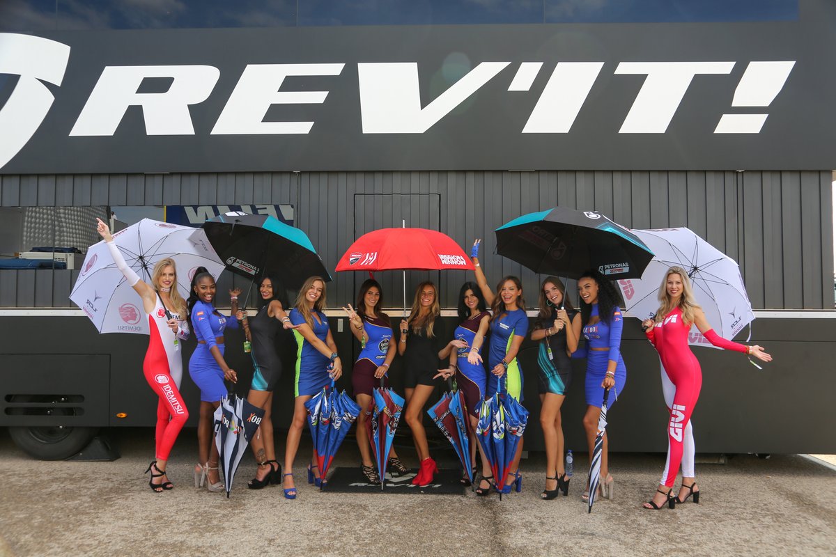 Promo_Vision's tweet image. Those amazing raceday pictures 😍❤️ Wishing all the teams best of luck this weekend❤️ Our grid girls miss you!⁠
⁠
#promovisionmodels #sanmarinogp #misanogp  #italiangp