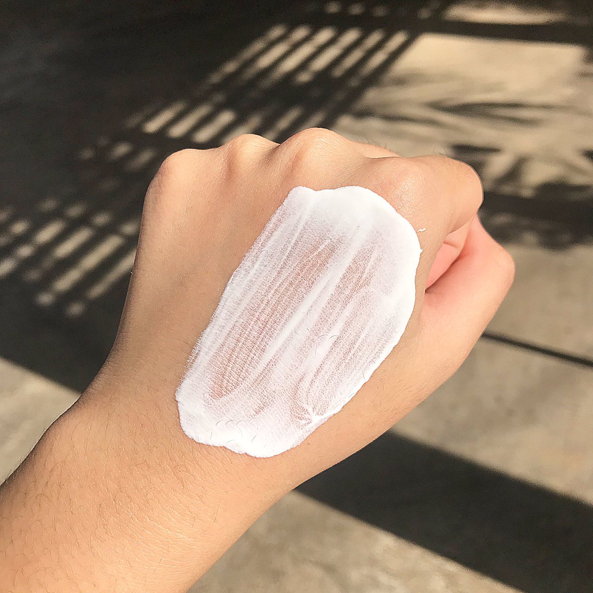 datar_review's tweet photo. เป็นกันแดดที่หอมแป้งเด็กมากกกกกก ใช้แล้วตัวหอมจนคนอื่นทัก กลิ่นเดียวกับdmpขวดชมพูเลย เนื้อเกลี่ยง่ายมาก ซึมไว ไม่เหนอะเลย เบาสบายผิวสุด ใช้ได้ทั้งหน้าทั้งตัว 199 บาท ลองเถอะ ปังไม่ไหวพอสอ! #ใช้ดีบอกต่อ #ไว้รีวิวห้ามขายของโว้ยย https://t.co/fsEzEdewTT