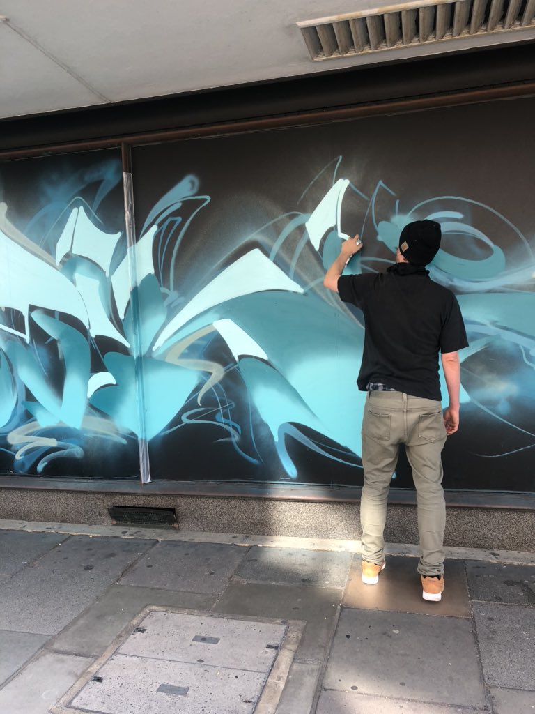 southseafolk's tweet photo. Day 2 of @PortsCreates Handley’s Corner sees some nice spray cans being used. Open all day today for day 2 #southsea #handleyscorner #creatives https://t.co/GC3Q63xXvf