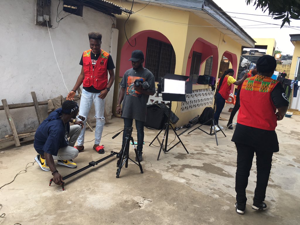 visionary_cosby's tweet photo. Yesterday AYA MERCHS COMMERCIAL @aya_merchs was great. Thanks to @cosby_multimedia @cosby_blinkz 
@willie_chembez @itzgershy_newman @leesah_carrie @superstar_sticky @dodosdiner @lifeof_pak  @f_l_a_m_e_d_e_m @tharget_dem @archer_universal @panalicepatricia @aikins.ayih https://t.co/dOIBcCP0Lo