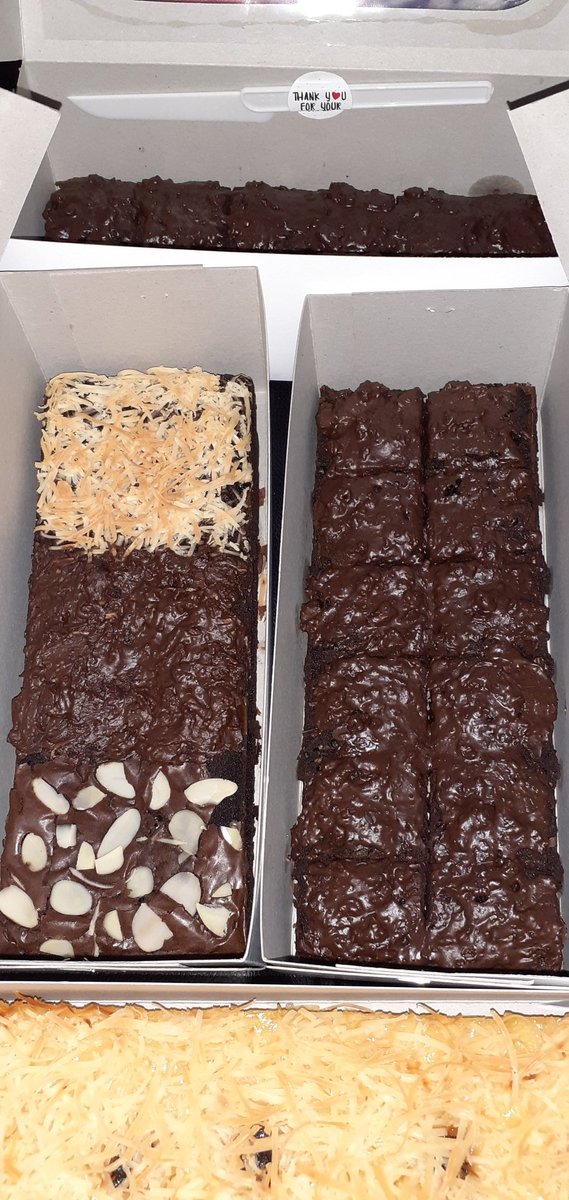 bungafio's tweet photo. Hallo followers @infomalang numpang dagang di #pasarmingguinfomalang aku jual fudgy brownis dan lumpur tape yang  endulitaa, ada 3 size mulai dari small, large, combo
💰 15 - 55 K
📍 permata regency 1
Bisa cod giant karanglo dan malang kota 
Ig : dapurcinta_id https://t.co/VkkAQI0uzC