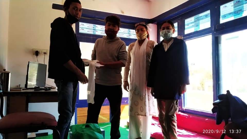 YLadakh's tweet photo. On the Auspicious Dakini Day (25th day of the Month as per the Tibetan Calendar) the Compassionate/Helping Hands(Group)of YDA, Ladakh,visited the Government Animal Husbandry Department Office and Centre thanking the doctors, vets,nurses &amp; all the staff for their help &amp; service. https://t.co/8T6KekVsgl