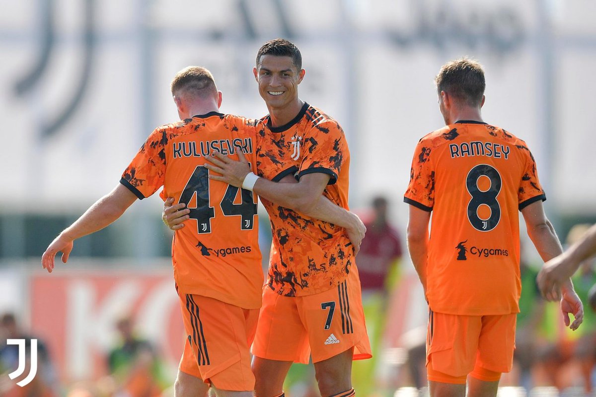 JuveClubSvezia's tweet photo. Vi visste redan att Arthur Melo valt nummer 5 och Weston McKennie valt nummer 14, i dagens match fick vi även se Dejan Kulusevski med sitt 44 på ryggen och Luca Pellegrini med 17.

#Kulusevski #DK44 #Juventus #LucaPellegrini #LP17 #Arthur #ArthurMelo #AM5 #McKennie #WM14 https://t.co/O72JNYjXIi