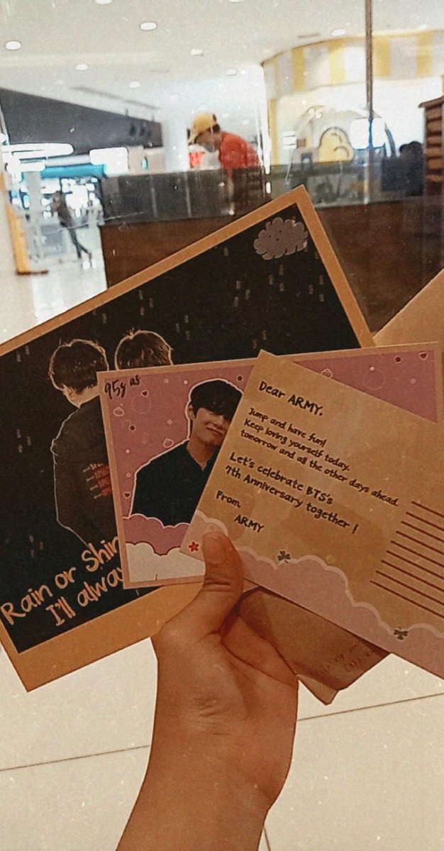 syzlmtd's tweet photo. Thank you for freebies and fankit 🥺❤. I really love this. @WANDERLUSTeam @jxminiee 

#BTS_Dynamite #BTSBreakTheSilence #vmin #vminfankit #cupsleeve https://t.co/3Rk89znesx