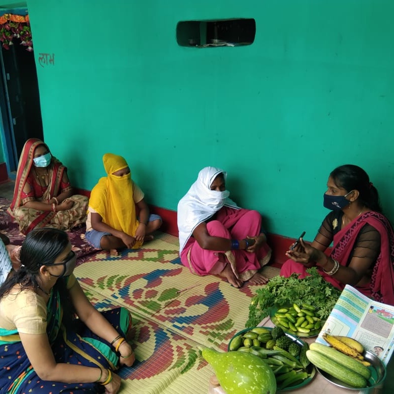 #POSHANMaah2020 
आंगनबाड़ी कार्यकर्ताओं द्वारा #SHG की बैठक मे e-ILA पाठयक्रम के माध्यम से महिलाओं मे एनीमिया की रोकथाम विषय की जानकारी दी गयी 
<a href="/SurajpurDist/">Surajpur</a>

#SahiPoshanCGRoshan 
#Local4Poshan 

<a href="/MinistryWCD/">Ministry of WCD</a> <a href="/POSHAN_Official/">POSHAN Abhiyaan</a> <a href="/RanbirSharmaIAS/">Ranbir Sharma IAS</a> <a href="/akash_chhikara/">Akash Chhikara</a> <a href="/WCDCgGov/">WCD Department CG</a>