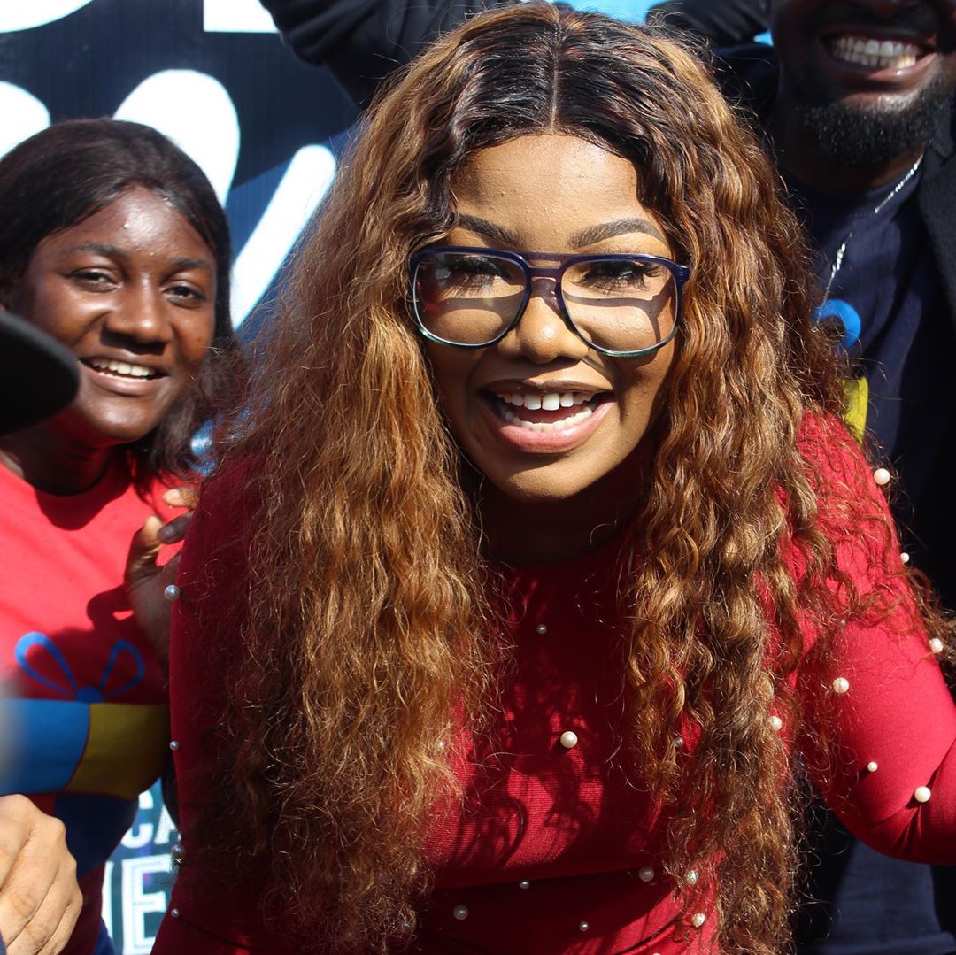 Her smile brings positive, it can brighten your day. Bestest pics ever.. The days I fell in love with her smile .  #MyBestTachaPics