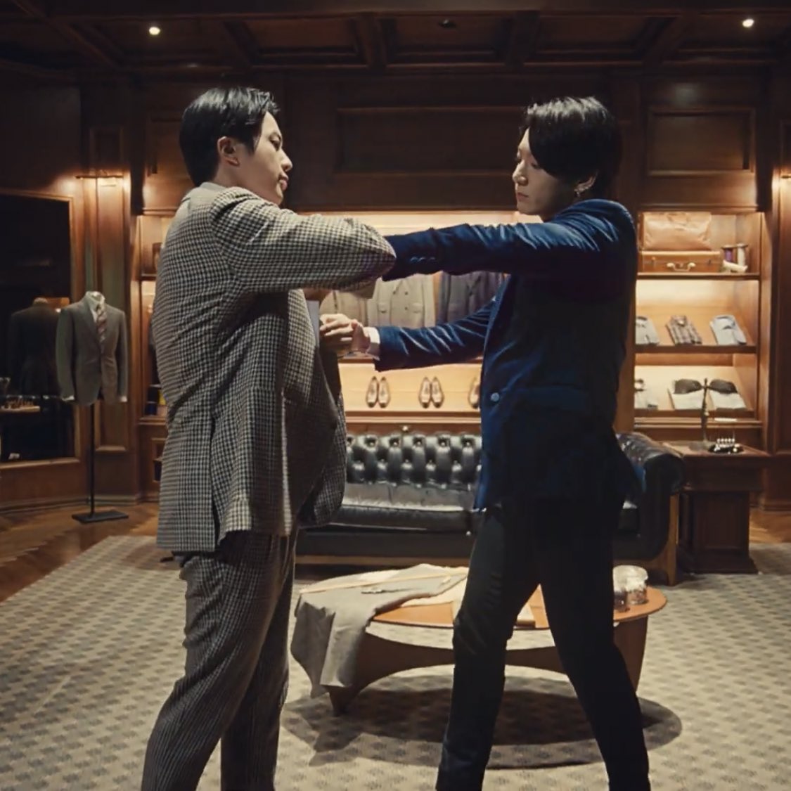 katsfilms's tweet photo. jinkook fights in every universe https://t.co/SyMz8mSgd6