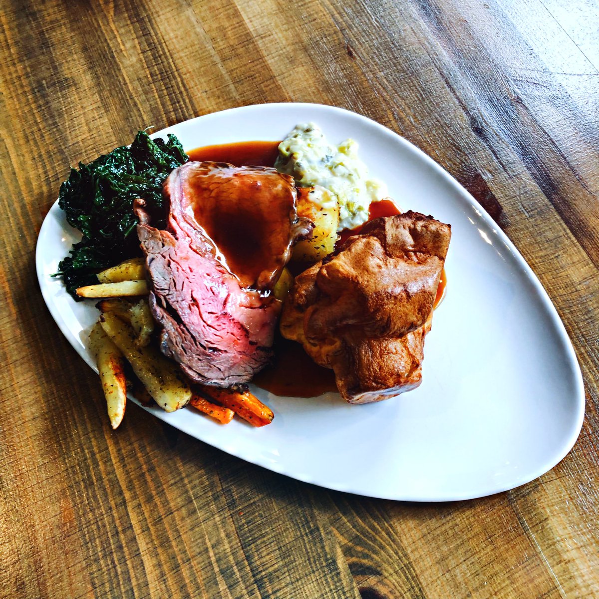 TwentyNinePP's tweet photo. Check out our stunning wine selection 🙌

The Barolo with our rib eye of beef is just perfection 👌 https://t.co/5hs4vpcLYd