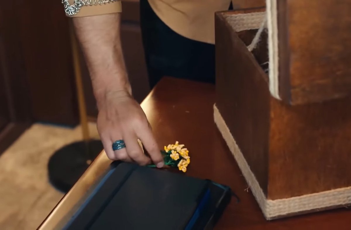 Di scelte, comportamenti che seppur piccoli formano l'uomo che è e che sta diventando. #AşkınGücü •  #CanYaman •  #ÖzgürAtasoy •  #EzGür •  #BayYanlış