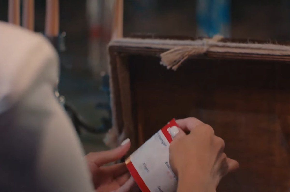 • Bιgᥣιᥱtto ᥲᥱrᥱo •Una promessa per il futuro, la consapevolezza di voler finalmente qualcosa di serio. Qualcuno che non voleva nemmeno ritrovarsi una ragazza in giro, sta promettendo un viaggio. #AşkınGücü •  #CanYaman •  #ÖzgürAtasoy •  #EzGür •  #BayYanlış