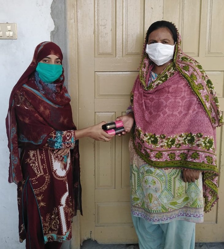 RwpVForce's tweet photo. Rawalpindi V-Force member Rabia of UC 48 conducted door to door awareness sessions against coronavirus and dengue, and distributed soaps to the community.
Under supervision of Fahad Saeed Janjua UC Rep 48 (Gujar Khan).

#vForceUpdate #COVID19 #AntiDengue #SundayMorning https://t.co/lKljtAk3L0
