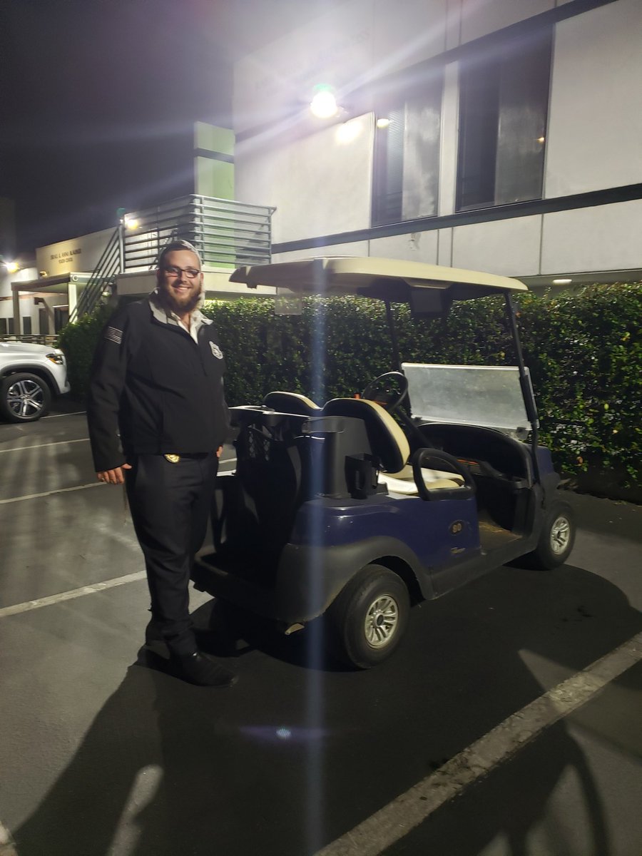 ShmiraPSLA's tweet image. Last night, our Dispatch received a call from a local shul security guard requesting assistance for a couple of teenagers who abandoned a stolen golf cart. this morning we were able to reunite the cart with its owner.

#shmirapublicsafety #communityassistance #grandtheftgolfcart