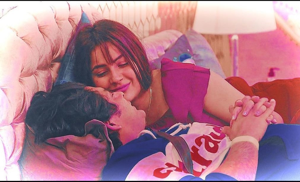 sidnaazisluv's tweet photo. @altbalaji @masseysahib @1harleensethi #SidNaaz https://t.co/EmcPLaKrVQ
