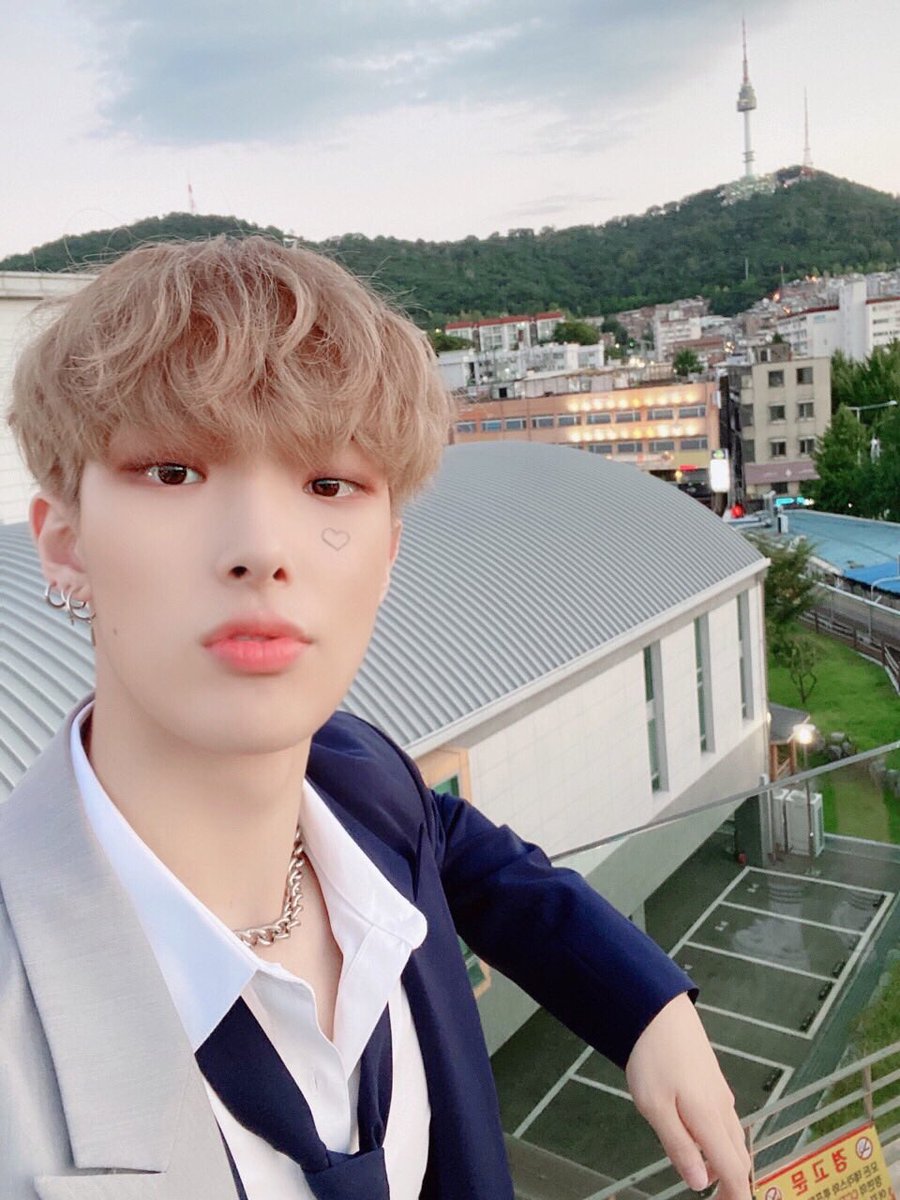 ATEEZofficial's tweet photo. [#민기] 마지막까지 같이 있어줘서 고맙구 많이 애정해요
#ATEEZ #에이티즈 https://t.co/mw9yAmiicS