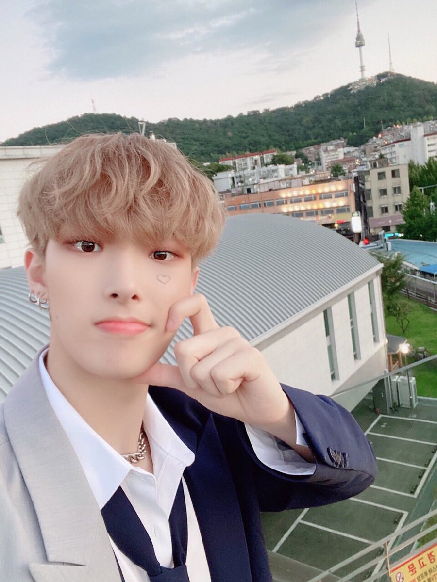 ATEEZofficial's tweet photo. [#민기] 마지막까지 같이 있어줘서 고맙구 많이 애정해요
#ATEEZ #에이티즈 https://t.co/mw9yAmiicS