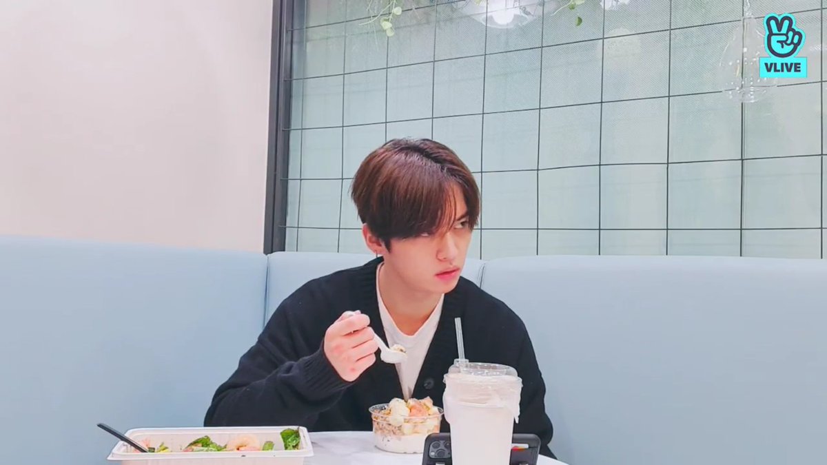 ☆ #StrayKids #LeeKnow #리노