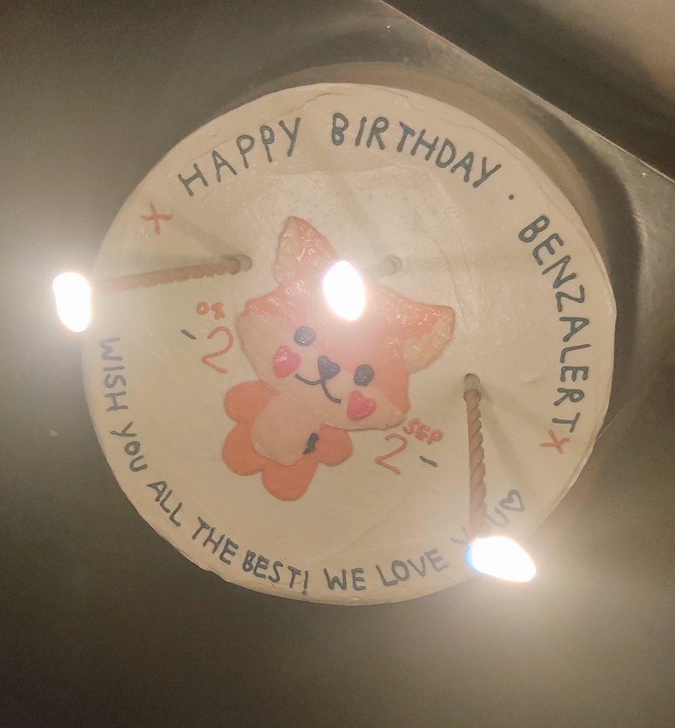 PromBenzpjTH's tweet image. Wish you all the best ! We love you @Benzalert_np 🦊🤍💙
#Alertbirthday22nd