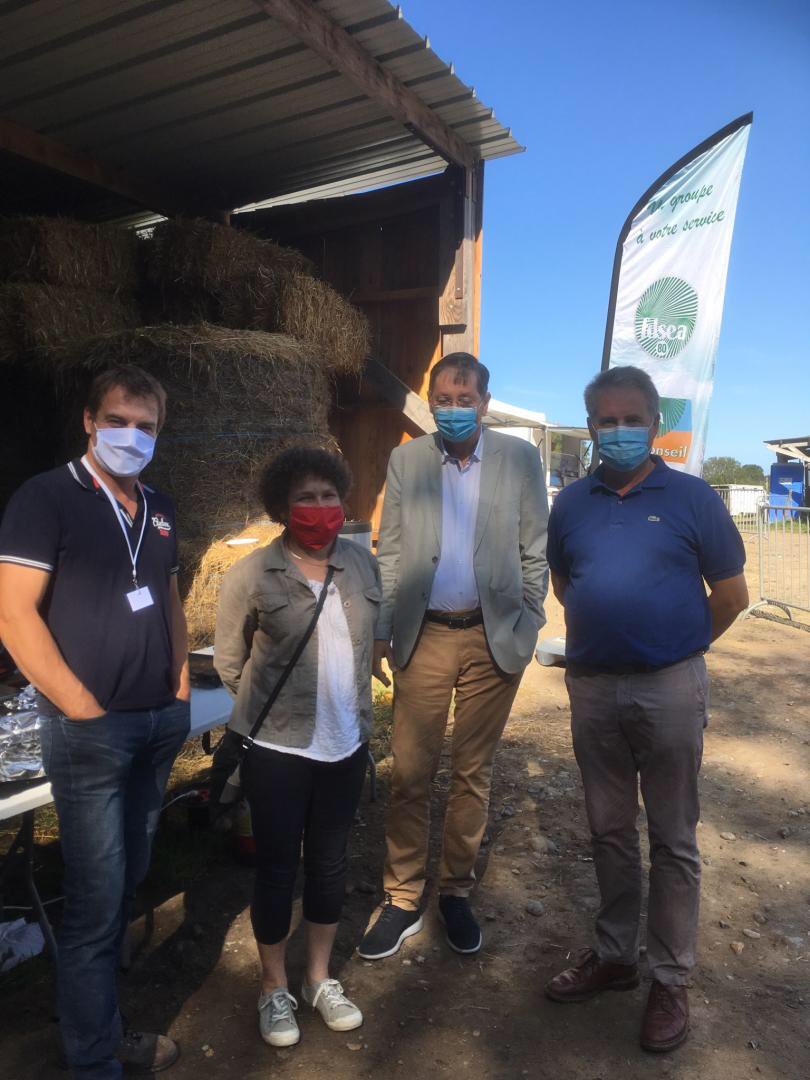 FranCrete's tweet photo. Très agréable moment de partage durant cette très belle matinée autour des thèmes de la biodiversité 🌿🦋🐛 et de l’agriculture 🐄🌽 lors de la ballade de 6 km nous avons pu échanger avec M. Devillers et d’autres agri, une très belle organisation sous un beau ☀️ https://t.co/To7ySbJLrM