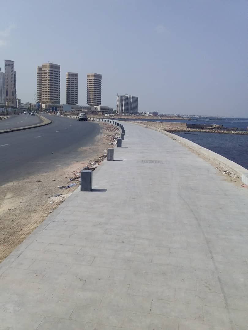 تواصل رصف كورنيش الواجهة الشمالية لكورنيش العاصمة طرابلس بداية من المنطقة الممتدة من برج ابوليلي التاريخي والاثري الى ما بعد المصيف البلدي من جهة جزيرة باب قرقارش. حيث  سيستفيد منه السادة المواطنون سكانا وزاءيرين في قضاء اوقات التنزه وممارسة الرياضة الصباحية والمساءية .