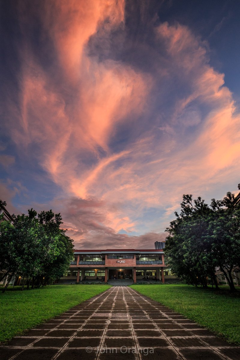 johnoranga_mw's tweet image. Here are some photos of the Matteo Ricci Hall from years 2016-2018 just in case you forgot how beautiful our campus is.💙🌃