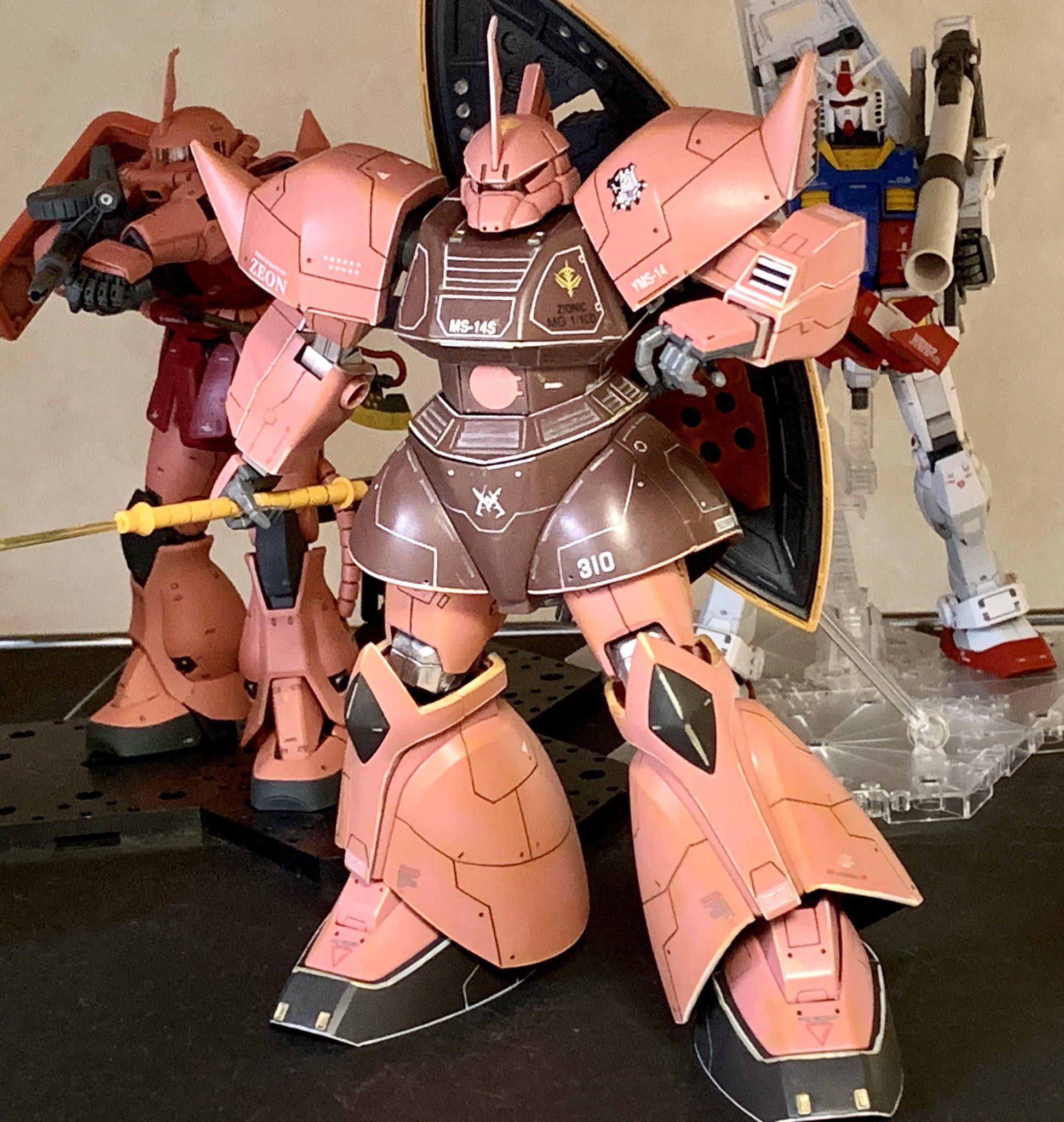 MG シャア専用ゲルググ　完成品（一部塗装、改造、ウェザリング、つや消し） MG シャア専用ゲルググ 完成品（一部塗装、改造、ウェザリング