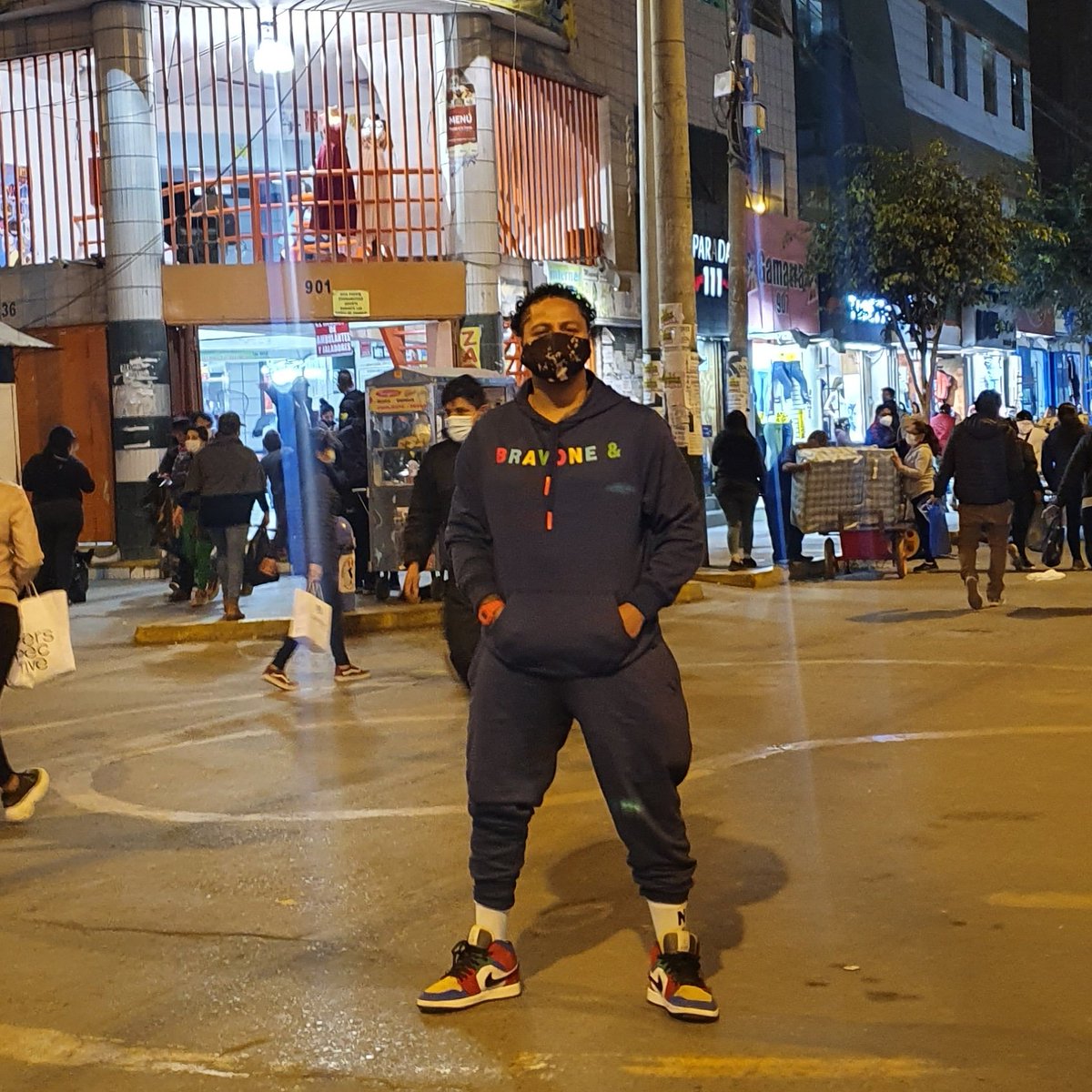 jonathanmaicelo's tweet photo. Gobernantes,roban,dan chamba a sus ayayeros,en gamarra,SacandoAdelanteMiMarca BravoneClothing ComoMuchos;nosQuejamo pa'reclamar LoJusto,NoSomosSumisos,Niahuevones,La Victoria:ComoMierdaDeFiscalizadores PorLaSantasHuevas y ComoMierda,en congreso haciendo mierda #Peru https://t.co/KHNWvOR4I7