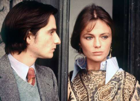 We say happy birthday to Jacqueline Bisset!

With Jean-Pierre Leaud in Truffaut\s Day For Night, 1973. 