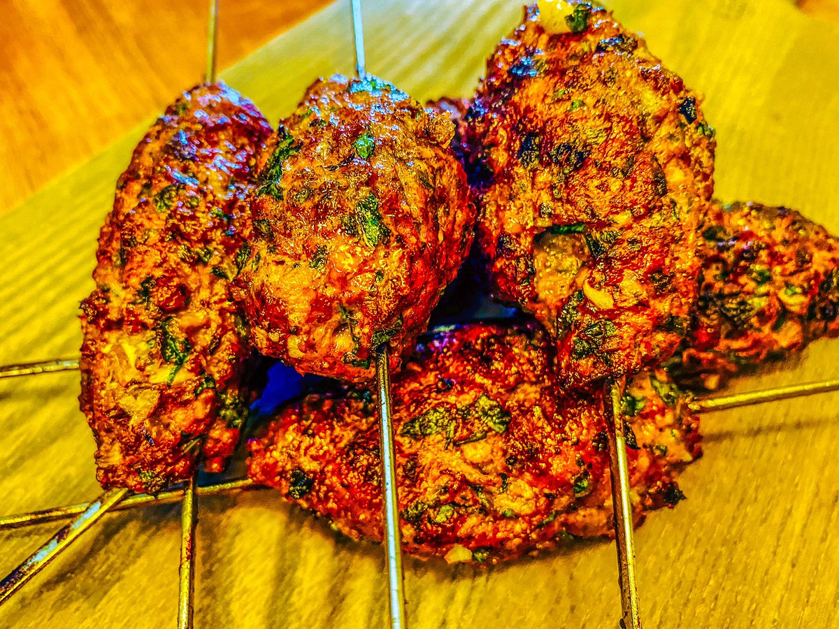 ChefGregReilly's tweet image. Kofta (Kefta) Kabobs - mixture of ground beef and lamb, blended with onions, garlic, parsley and @OnTheRoadEats Falafel Seasoning order yours today! seasoningsforsale.com/product/falafe… #kofta #kabo #kabobsonthegrill #mediterraneanfood #delicious