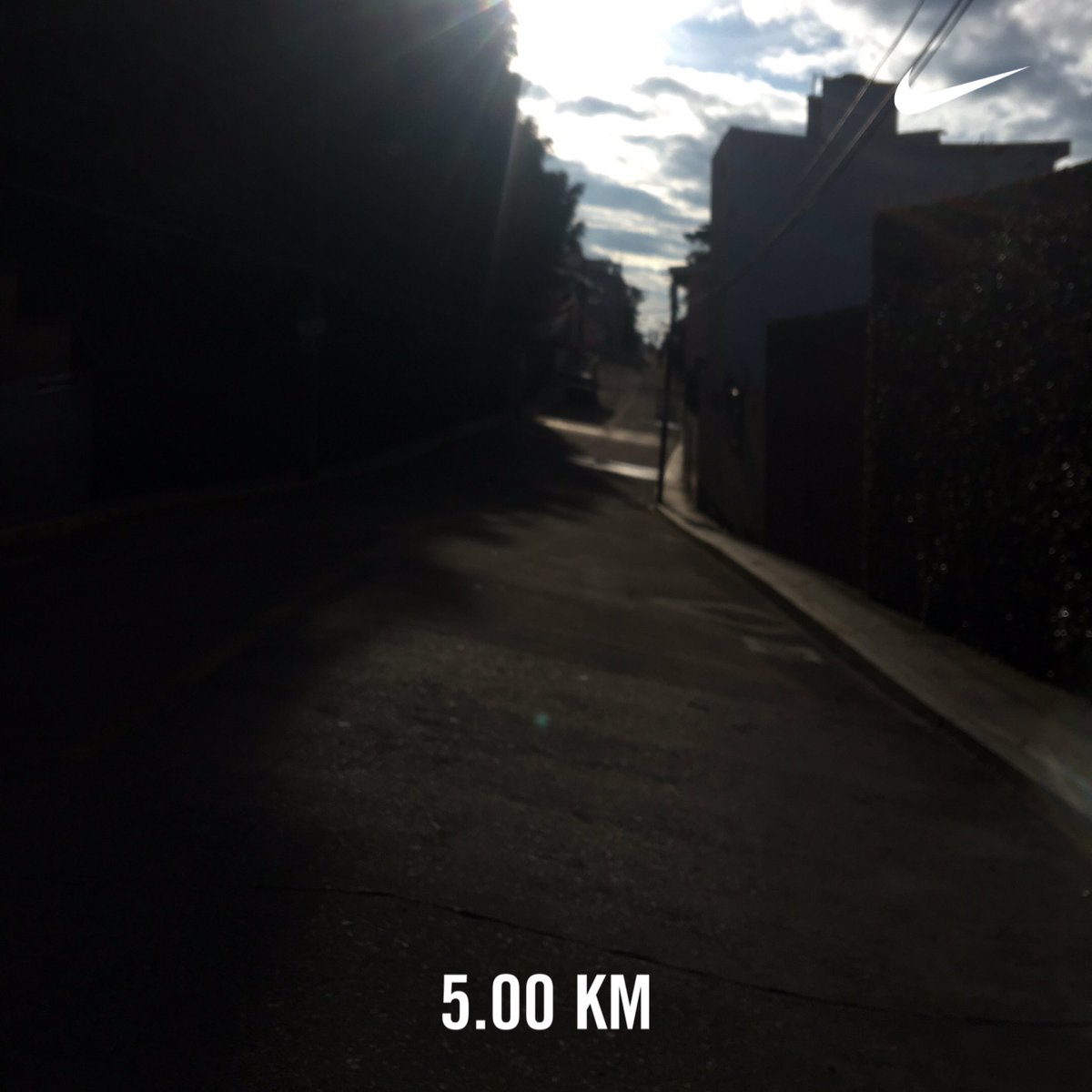 ElPumaRunner's tweet photo. SundayRUN 🏃 ☀️ 💦 
Aquí ya se entreno carajo!!
#cuarentrena #SanaDistancia       #YoElegíCorrer #ComodeQueNO #CorrerNOhaceDaño  @yoelegicorrer1 https://t.co/wbd6ljOiHy
