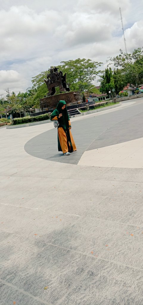 AMurtini23's tweet photo. Berjalanlah terus kedepan, jangan mundur kebelakang, tetap jaga pandangan mu. Dan tetap berpikir positif thinking. 
#tamansiak
#siaksriinderapura
#liburan 
#istanasiak https://t.co/qAE1ZINQqG
