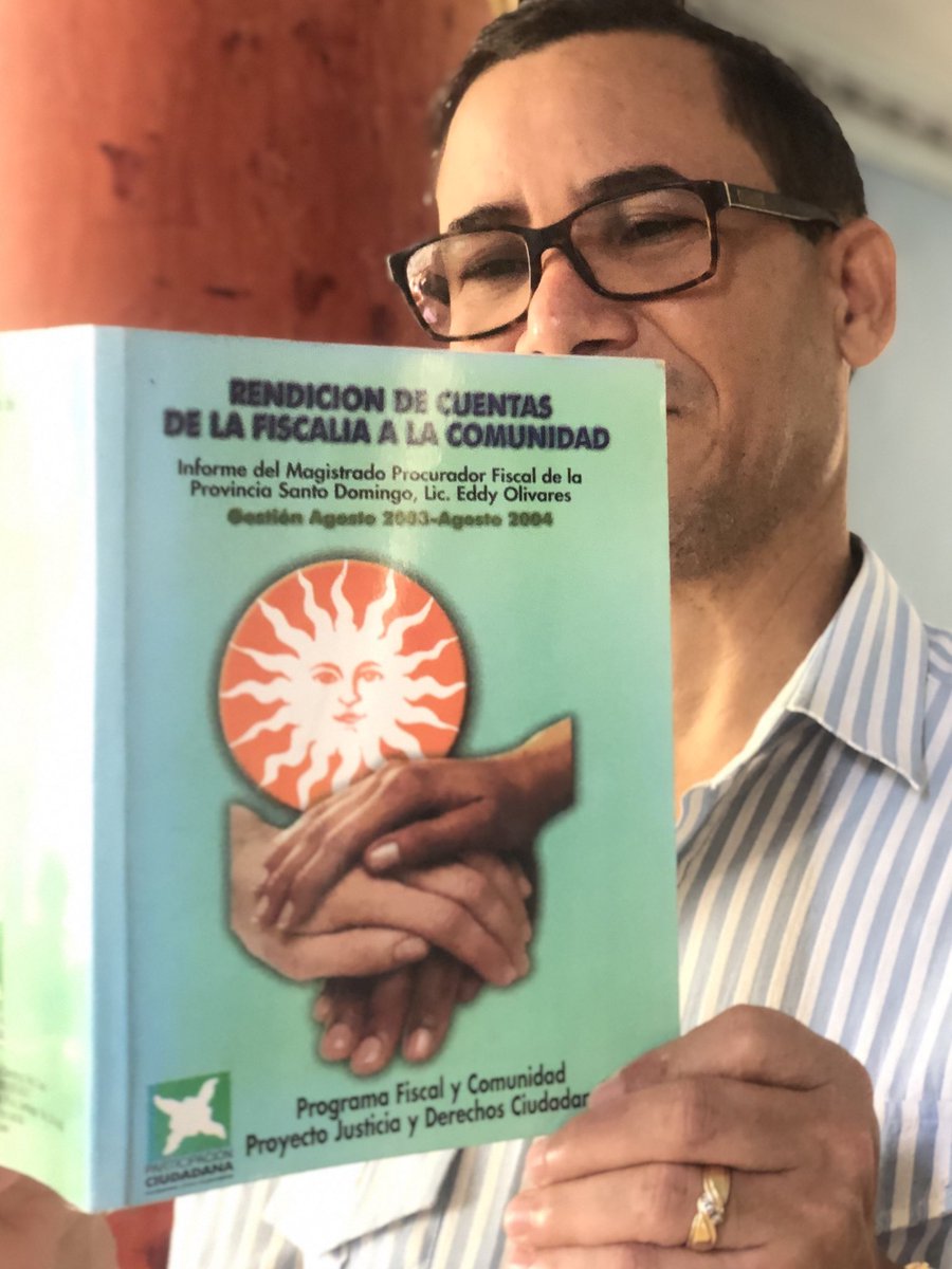 EddyOlivares14's tweet photo. Rendir cuenta es un deber.
Al finalizar mi gestión como Proc. Fiscal de la Prov. SD, en un acto que encabezó el Mag. ⁦@jorgesuberoisa⁩, con el auspicio de ⁦@PCiudadana⁩, fui el primero que rindió cuenta al país. 
¡Comprometido con la transparencia y RD! https://t.co/5XJOnAnCLx