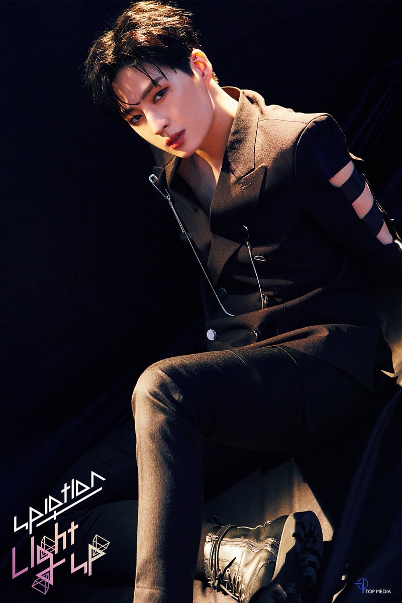 UP10TION's tweet photo. UP10TION [Light UP] HUNTER PHOTO Ⅱ 200924

#업텐션 #UP10TION #Light_UP #고결 #KOGYEOL https://t.co/3xeL2iOuEK