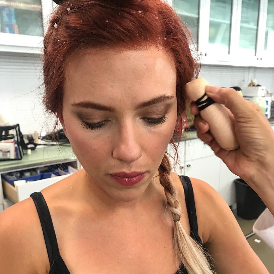 Black ⧗ Movie Source on Twitter: "AVENGERS ENDGAME BTS • Scarlett Johansson on set in the makeup chair. The snow details in her hair 😔 ⠀⠀⠀⠀⠀⠀⠀⠀⠀⠀⠀⠀⠀ ⠀⠀⠀⠀⠀ ⠀⠀⠀⠀⠀ Via @lamiadenaver ⠀⠀⠀⠀ #