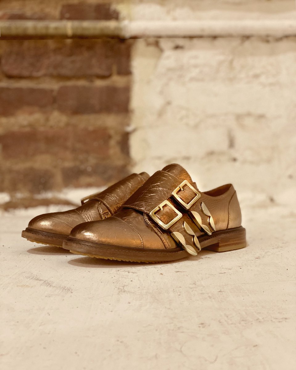kelsidaggerbk's tweet photo. Don't be fooled! These loafers are SO COMFY! We filled the insole with extra padding so it feels like you're walking on a cloud! Comfort is so important but there's no reason you can't look amazing too! If this gold isn't your vibe, check out the Black on our website! https://t.co/zNmfsKloeS
