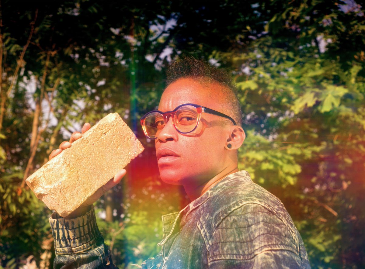 BricksGlitter's tweet photo. These next 2 weeks will be magical, Linktree in our bio for all the festival info❤️
✨✨✨
Model: Zee @zee2theworld
📸 by @maxholio
#Queer #TorontoQueer #QueerCommunity #BricksandGlitter #BandG #Trans #Indigenous #Black #Brown #Intersex #POC #journey #process #compassion https://t.co/xRLMWNGEqD